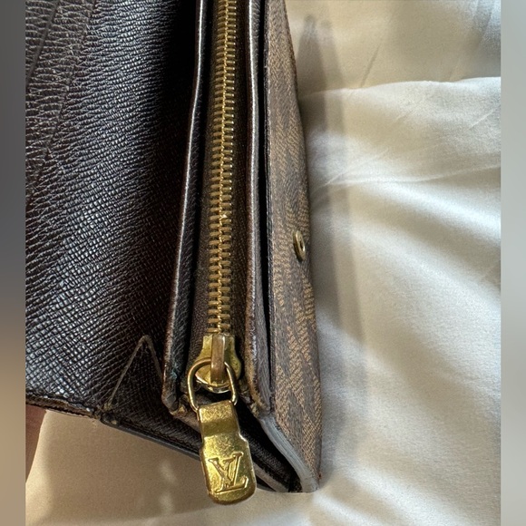 Louis Vuitton Damier Ebene Wallet - Picture 5 of 13